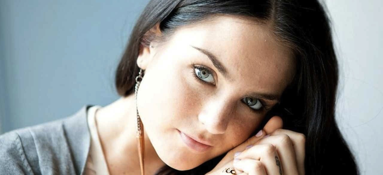 women-jojo_00241645-2